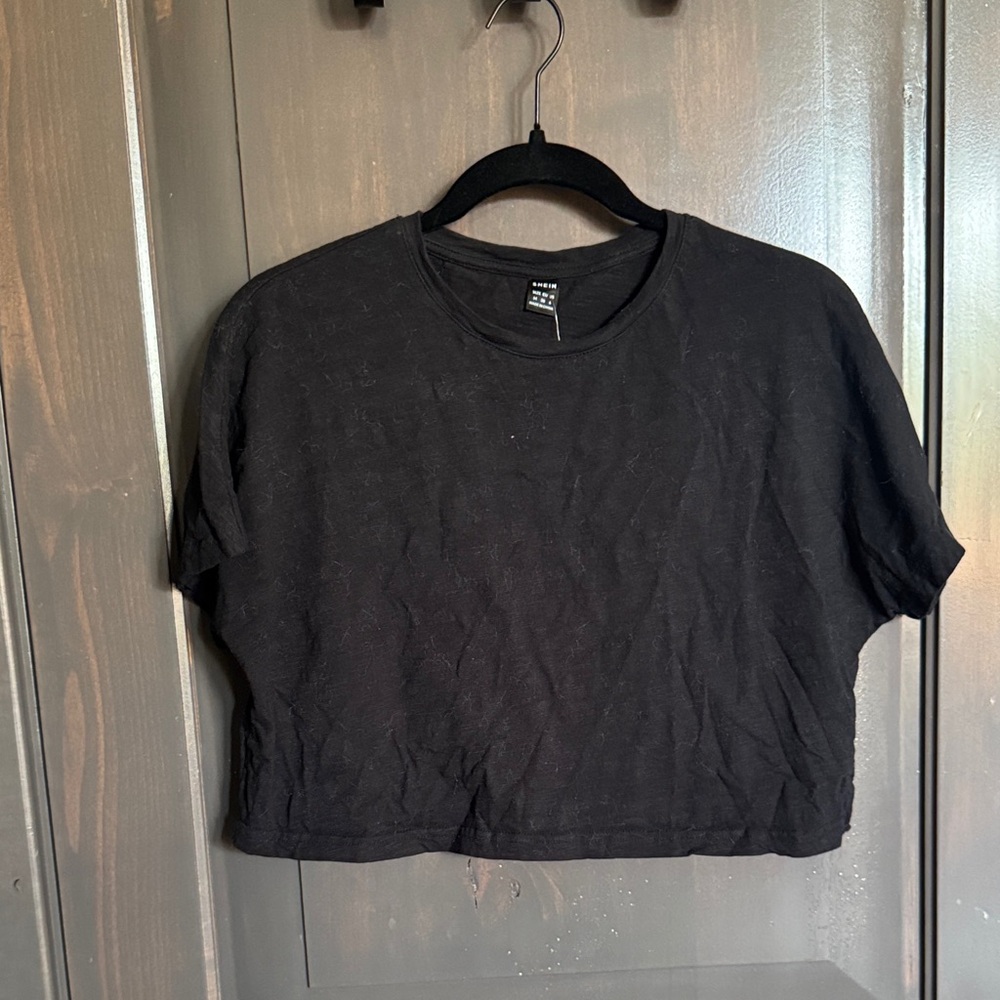 SHEIN Classic Black Crop Top